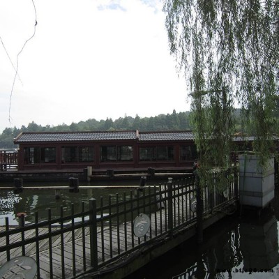 旅游景區活動房裝飾瓦 凡美建材輕鋼龍骨上掛瓦 凡美氟塑樹脂波形瓦