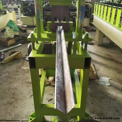 鑫威達(dá)壓瓦機(jī) 壓角鋼的機(jī)器 角鋼沖孔一體機(jī) 角鋼沖孔機(jī)