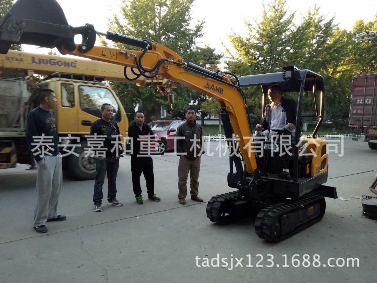 旱廁改造利器，液壓先導農(nóng)村施工用小型挖掘機，廠家直銷微挖示例圖2