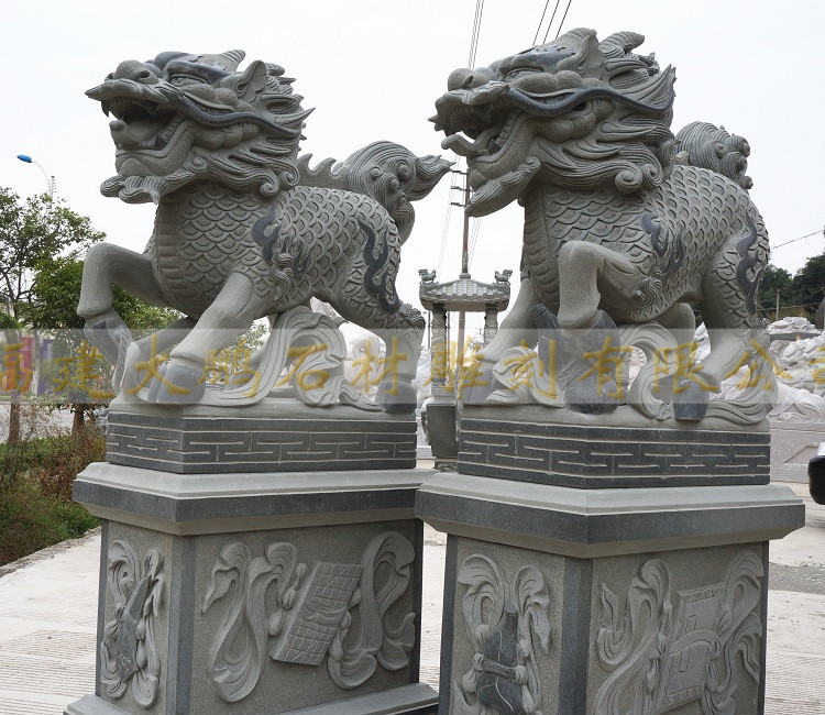 惠安廠家定制石雕麒麟 看門擺件瑞獸石雕一對 傳統(tǒng)中式石雕麒麟示例圖5