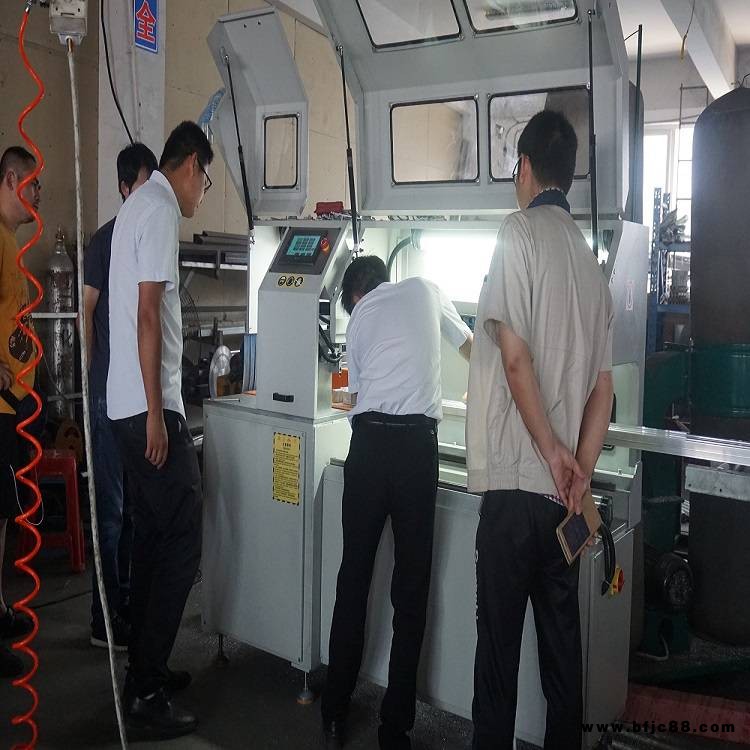 供應(yīng)鋁材自動(dòng)切割機(jī) 全封閉保護(hù)罩DS鄧氏高端工業(yè)鋁材切割機(jī) 無噪音