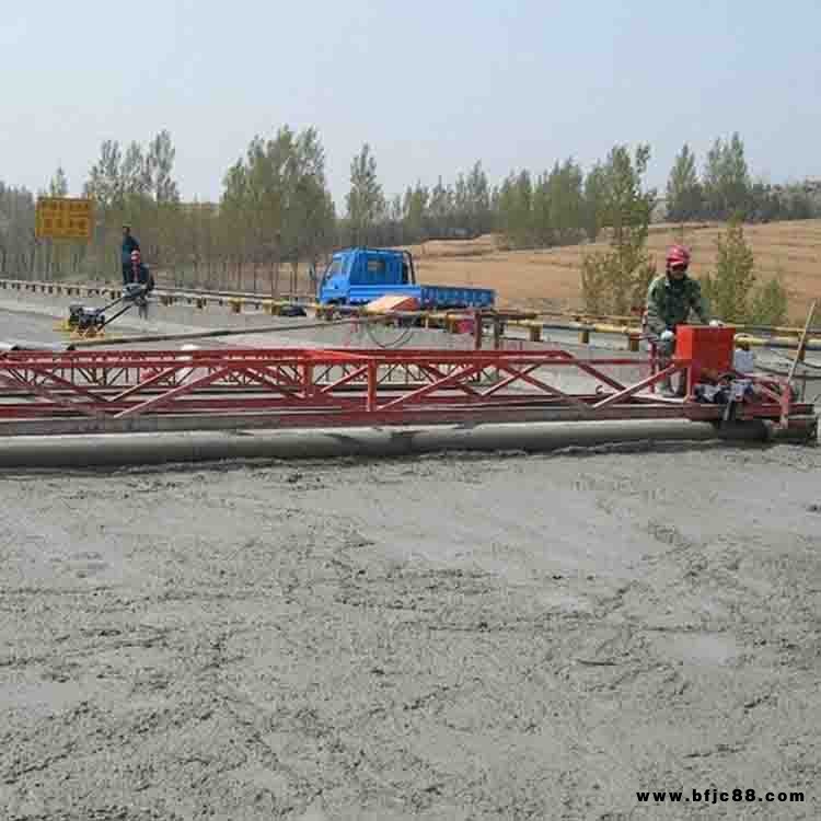 三滾軸路面攤鋪機(jī)-電動款三滾軸-三滾軸振動攤鋪機(jī)-價(jià)格