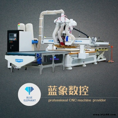 自動貼標數(shù)控木工開料機 雙工位柜門加工中心 藍象數(shù)控