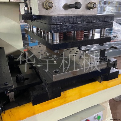 XN華宇數控沖孔設備 大型磨具沖床 磨具沖孔壓瓦機  25噸沖床設備 沖床機械壓力機 立式沖床 數控沖床