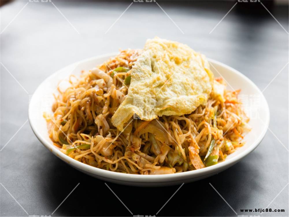 炒面加盟方法 炒面炒拉條學(xué)習(xí)技巧