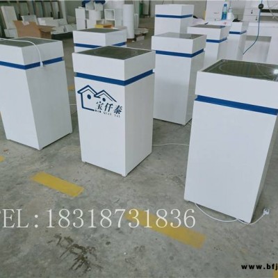 帶鎖的展示柜黑河嫩江萬事威帶鎖的展示柜三面旋轉(zhuǎn)