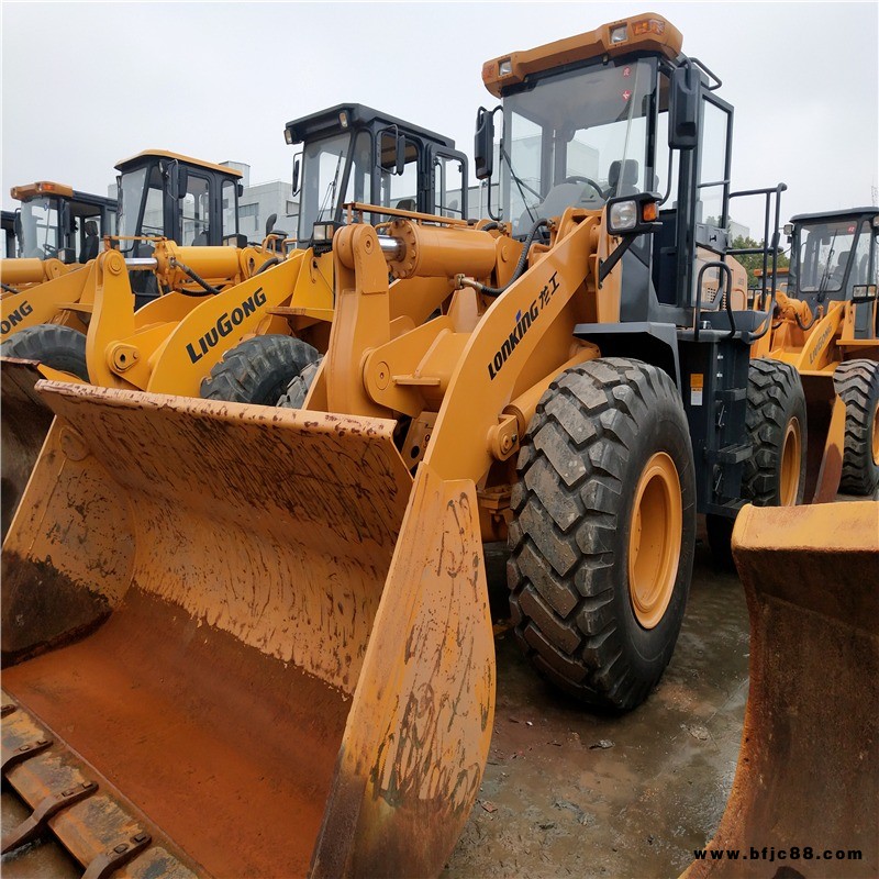 龍工-柳工二手裝載機(jī)，2手50鏟車，二手5噸側(cè)翻鏟車，30夾木機(jī)全國直銷低價(jià)包郵