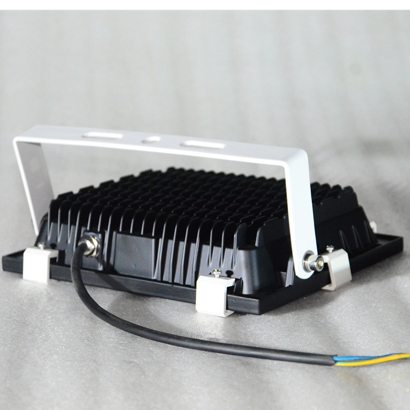 新款高壓無驅動 足功率50W  工地廣告牌 廣場亮化LED貼片投光燈示例圖5