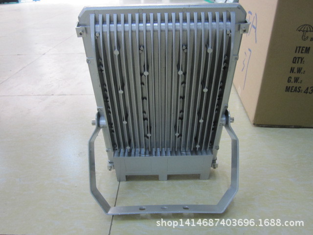 爆款熱賣高品質(zhì)LED 36W48W單顆燈珠新款投光燈  泛光燈外殼示例圖5