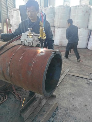 磁力管道切割機-現場4.jpg