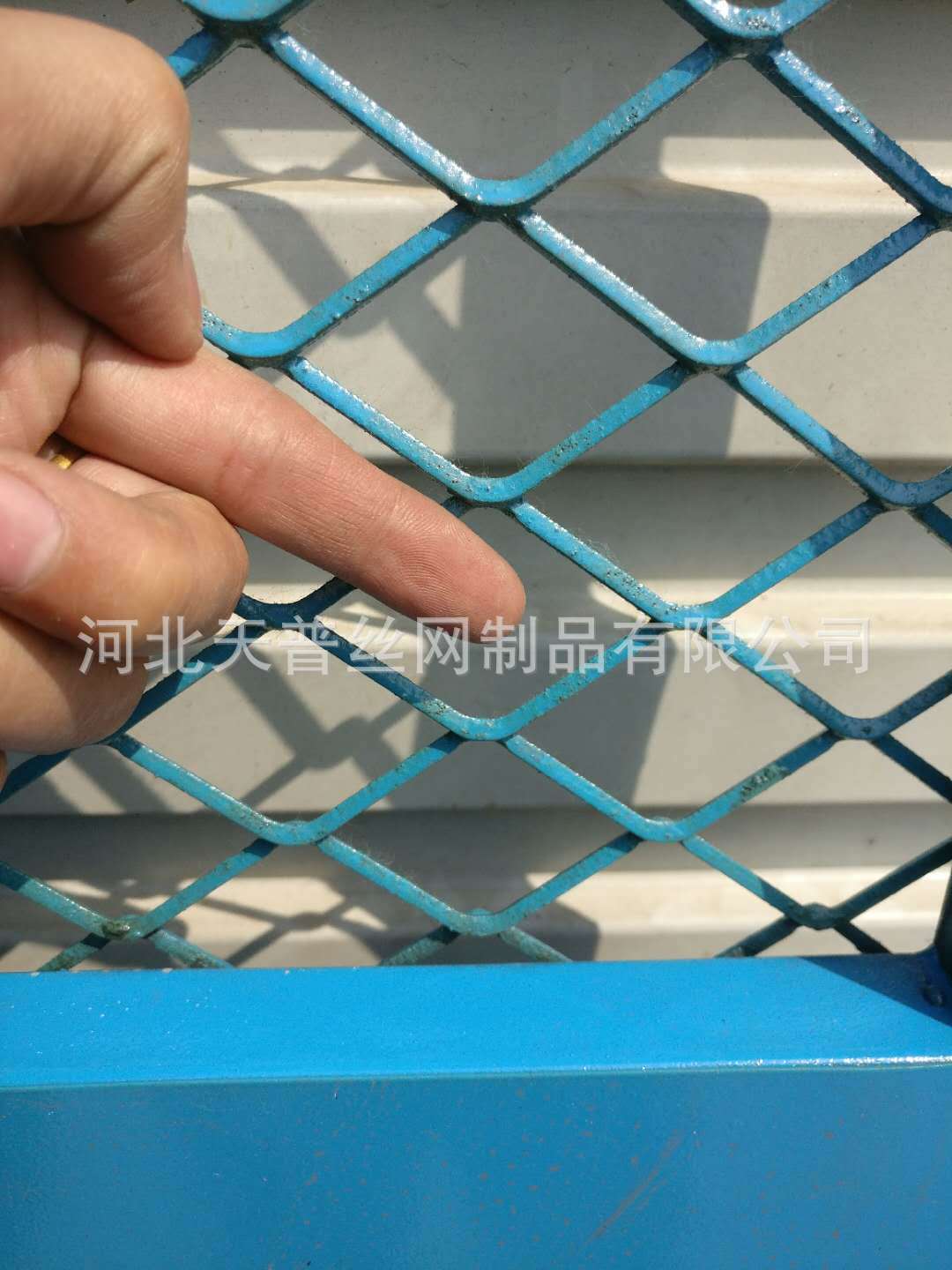 施工電梯安全防護(hù)門樓層人貨梯升降機(jī)電梯井防護(hù)門工地防護(hù)欄優(yōu)惠示例圖14