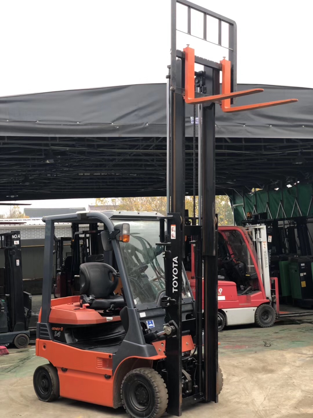 比亞迪電動(dòng)叉車 二手汽車起重機(jī) 附近二手手拉叉車轉(zhuǎn)讓