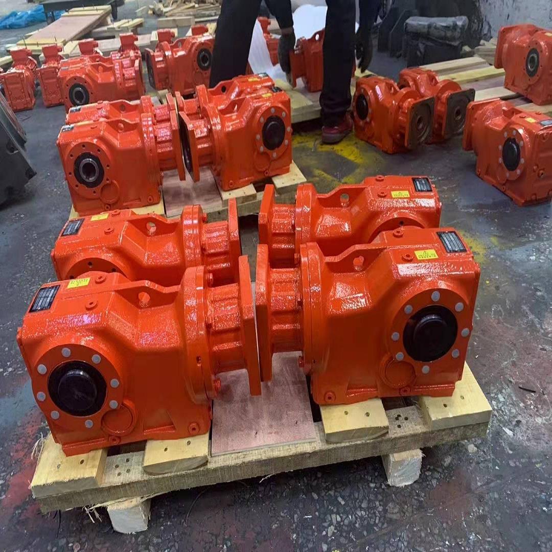 R167DR225M4齒輪減速箱 FF67DRS80M4蝸桿減速器