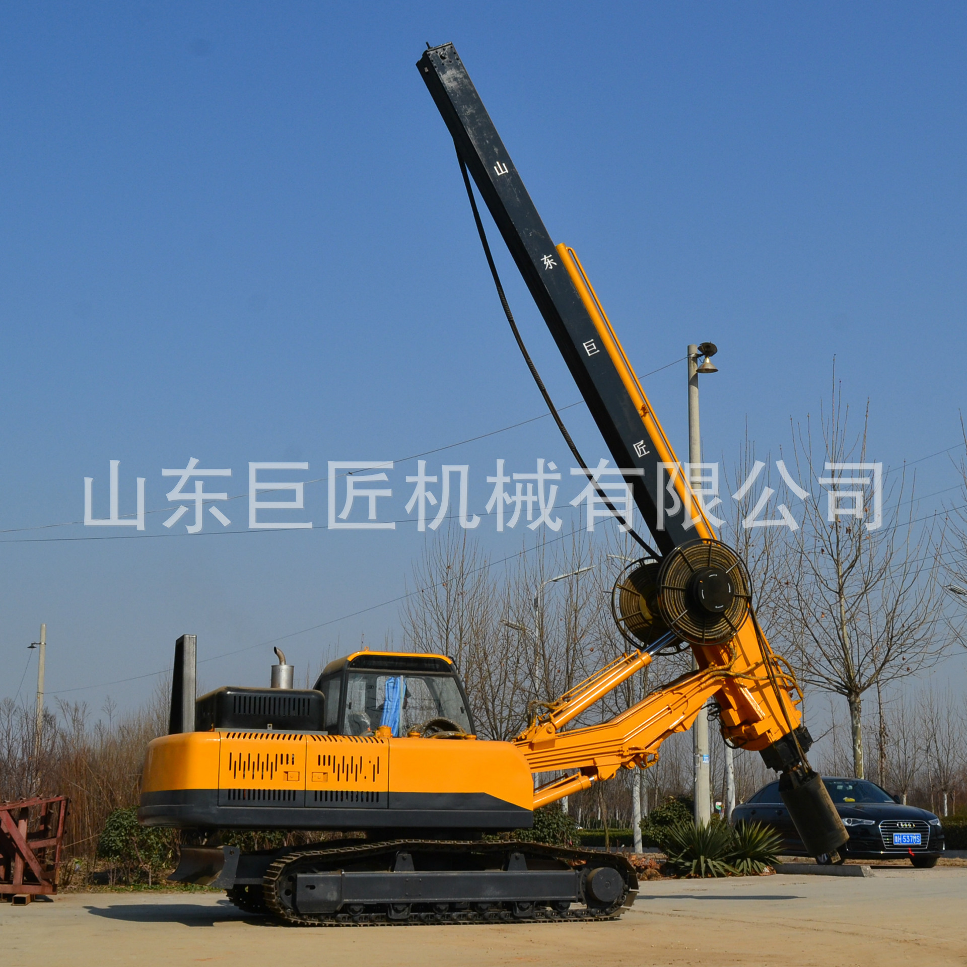 廠家直銷(xiāo)小型履帶式旋挖機(jī) 華夏巨匠20米方桿旋挖鉆機(jī)品質(zhì)可靠示例圖8