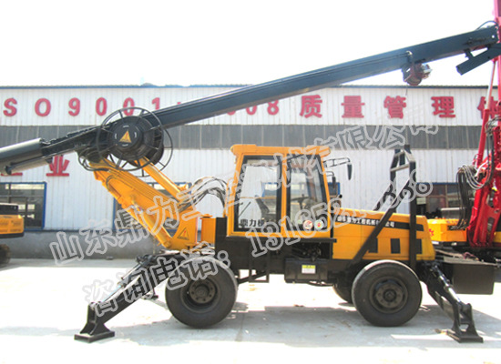 云南輪式180旋挖鉆機(jī)_ 旋挖機(jī)_小型旋挖鉆機(jī)_打樁機(jī)_打井機(jī)--鼎力示例圖1