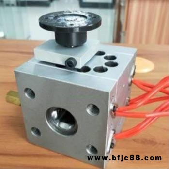 何氏泵業(yè) 100cc熔噴泵 RT100熔噴布齒輪計量泵 100cc聚丙烯熔噴布熱熔泵