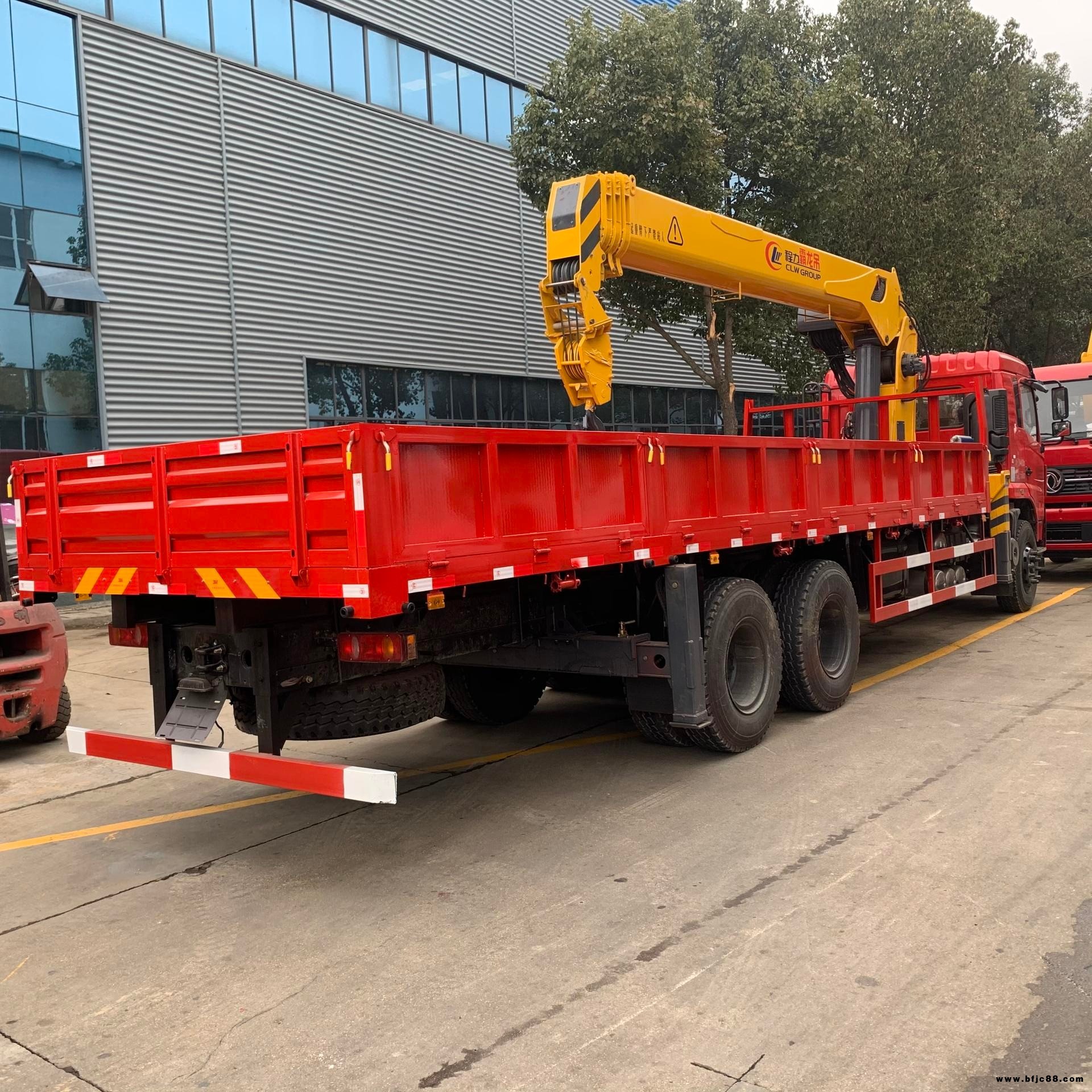 徐工8噸隨車(chē)吊 徐工12噸隨車(chē)吊 東風(fēng)12噸隨車(chē)吊