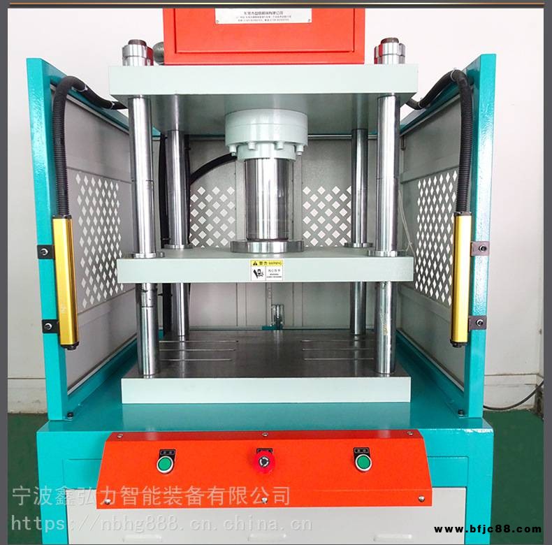 小型精密液壓機(jī)/四柱液壓機(jī)/快速液壓機(jī)/浙江四柱液壓機(jī)廠家/30噸四柱液壓機(jī)廠家直銷