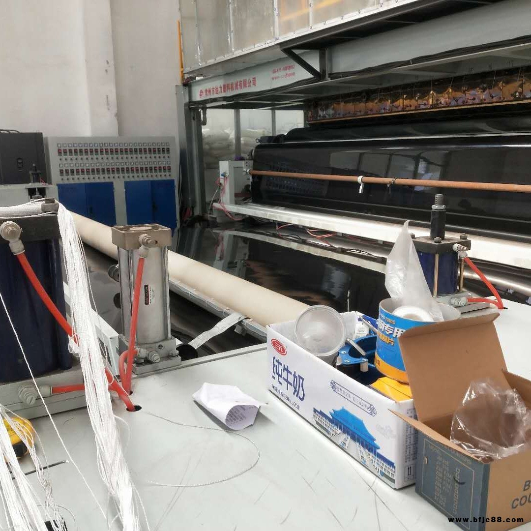 柱點土工膜新宇廠家直銷糙面土工膜 柱點垃圾填埋用土工膜