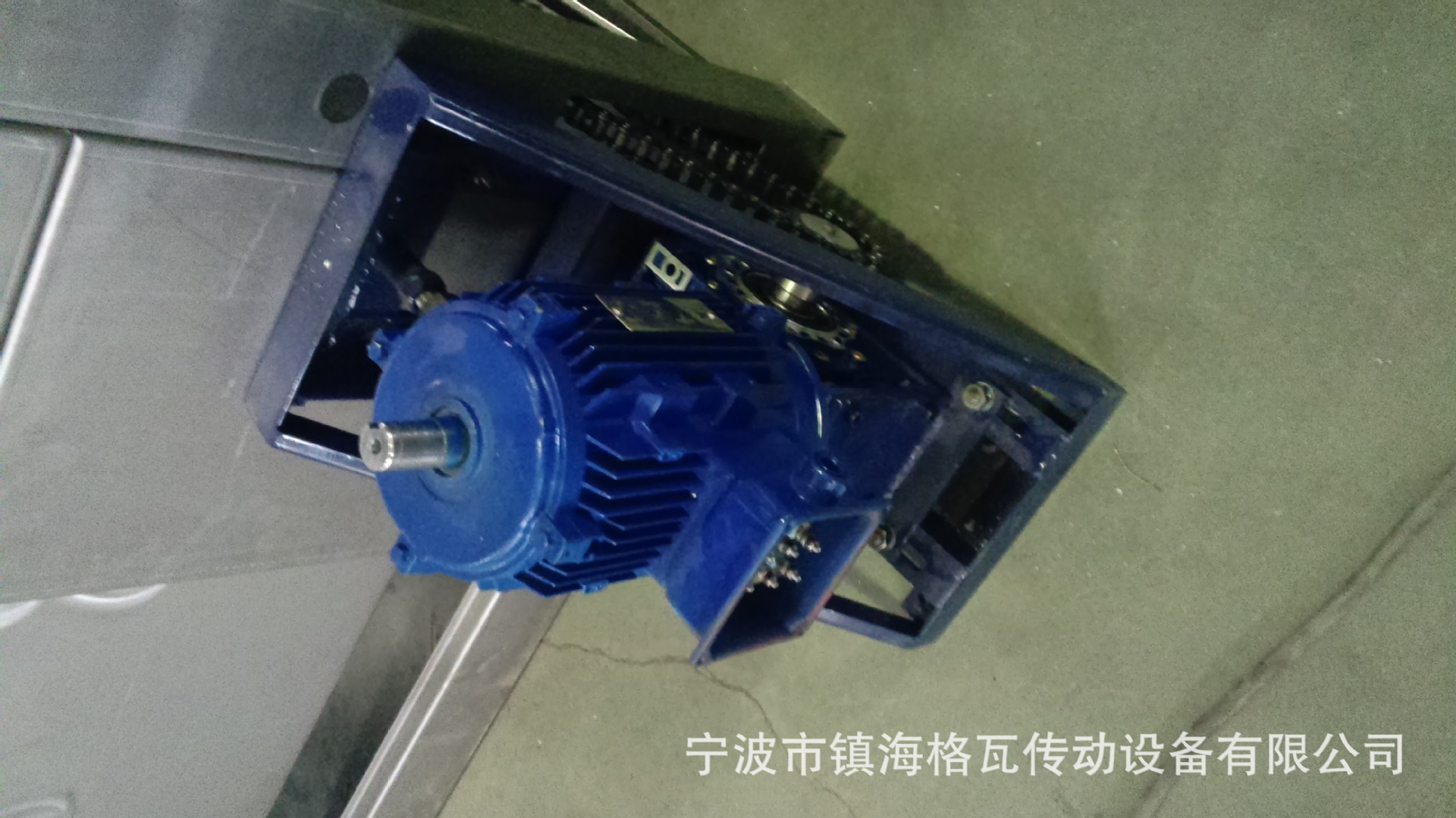 自動回轉(zhuǎn)工具倉儲柜用格瓦蝸輪減速電機示例圖1