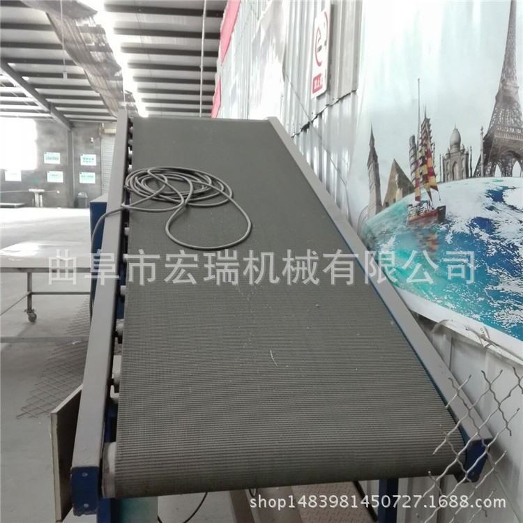 大型砂石裝車皮帶輸送機(jī)價(jià)格小型輸送機(jī)實(shí)惠 洛陽(yáng)煤炭輸送機(jī)示例圖9